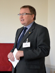 rev. Ian Alexander, segretario del Consiglio per la missione mondiale dei presbiteriani scozzesi