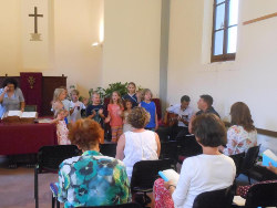 Culto con patecipazione dei bambini nella chiesa valdese di Rio Marina