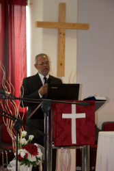 pastore Pieter Grove, moderatore del Sinodo di Cape della Uniting Reformed Church del Sud Africa
